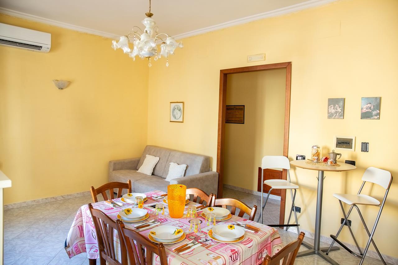 B&B Casa Fusco 丰迪 外观 照片