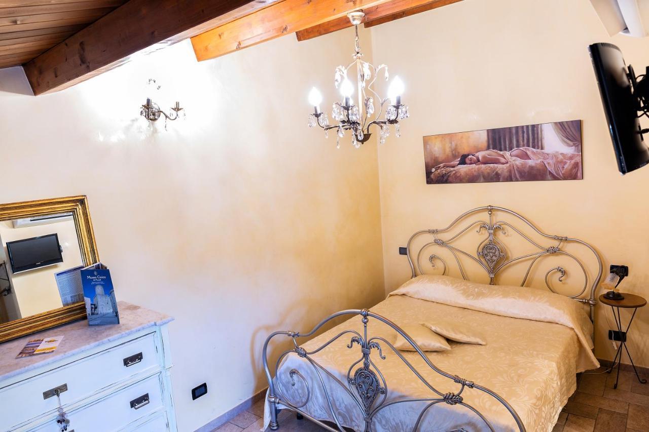 B&B Casa Fusco 丰迪 外观 照片