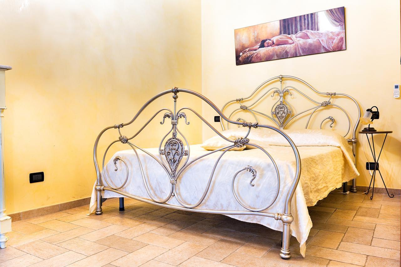 B&B Casa Fusco 丰迪 外观 照片